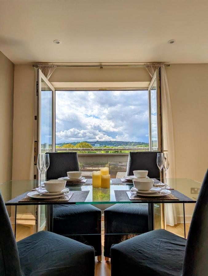 Quayside Apartment With Riverside Views & Parking นิวคาสเซิล อะพอน ไทน์ ภายนอก รูปภาพ