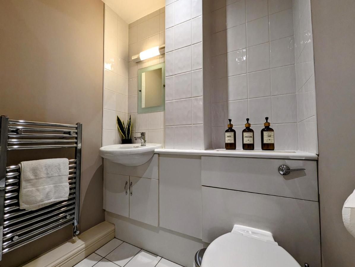 Quayside Apartment With Riverside Views & Parking นิวคาสเซิล อะพอน ไทน์ ภายนอก รูปภาพ