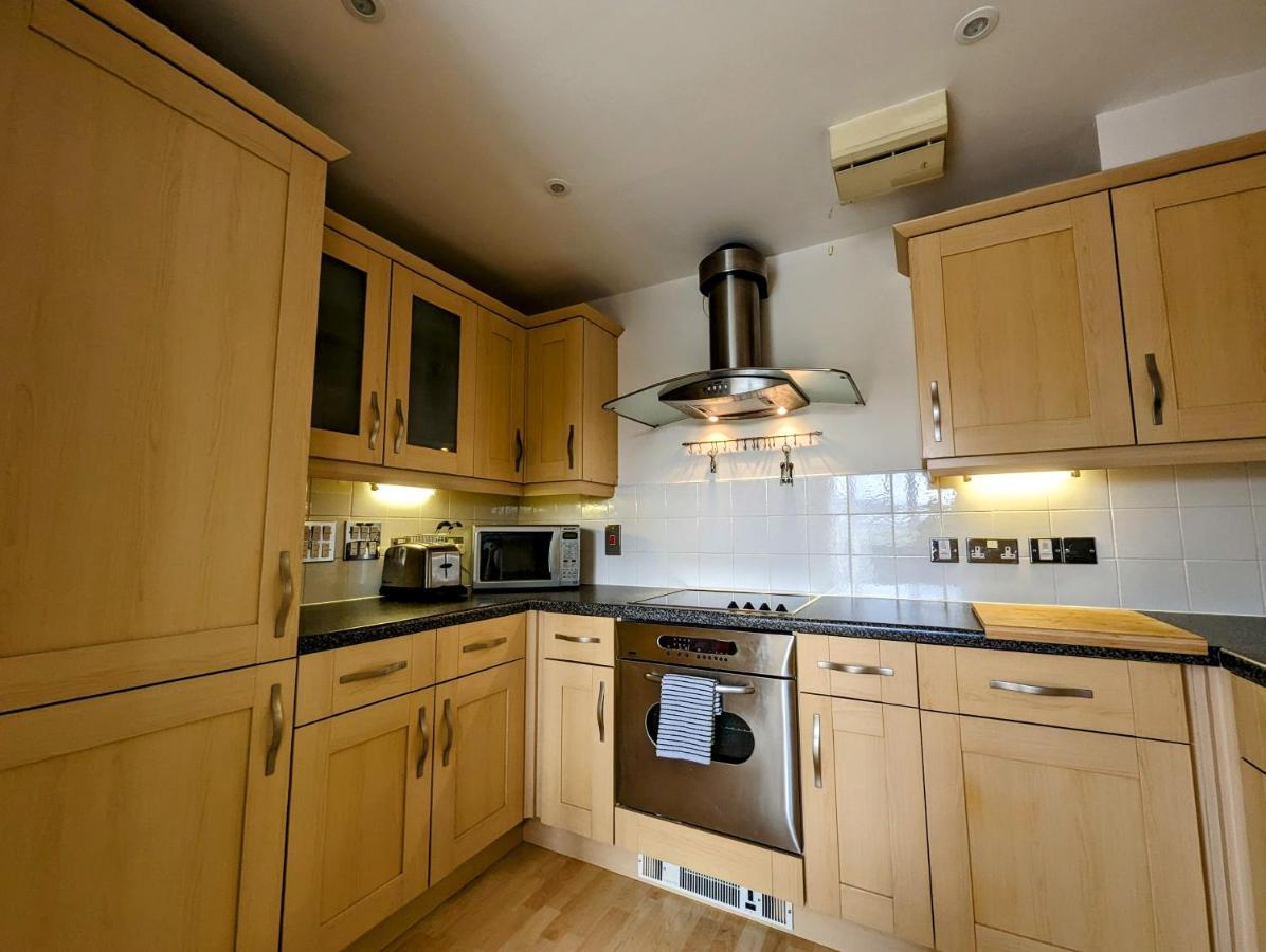 Quayside Apartment With Riverside Views & Parking นิวคาสเซิล อะพอน ไทน์ ภายนอก รูปภาพ